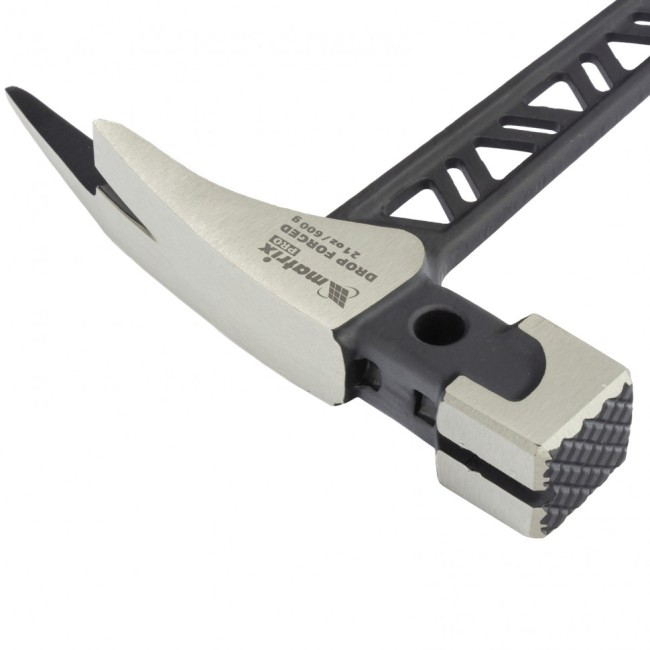 Молоток кровельщика, 600 г, цельнокованый, боек с магнитом, двухкомпонентная обрезиненная рукоятка Matrix Pro Молоток кровельщика, 600 г, цельнокованый, боек с магнитом, двухкомпонентная обрезиненная рукоятка Matrix Pro