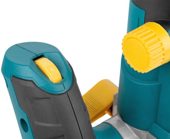 Фрезер 1800 Вт; 6000-22000 об/мин; 8/12 мм; 40 мм; 5,5 кг ; БС щеток; коробка Фрезер 1800 Вт; 6000-22000 об/мин; 8/12 мм; 40 мм; 5,5 кг ; БС щеток; коробка