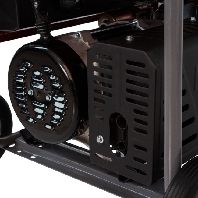 Генератор бензиновый LK 7500E, 6.5 кВт, 230 В, бак 25 л, электростартер Kronwerk Генератор бензиновый LK 7500E, 6.5 кВт, 230 В, бак 25 л, электростартер Kronwerk