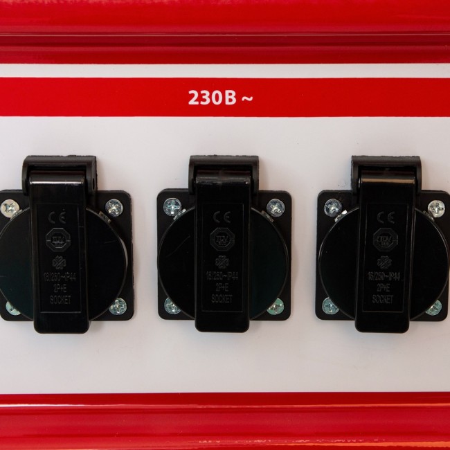 Генератор бензиновый LK 7500E, 6.5 кВт, 230 В, бак 25 л, электростартер Kronwerk Генератор бензиновый LK 7500E, 6.5 кВт, 230 В, бак 25 л, электростартер Kronwerk