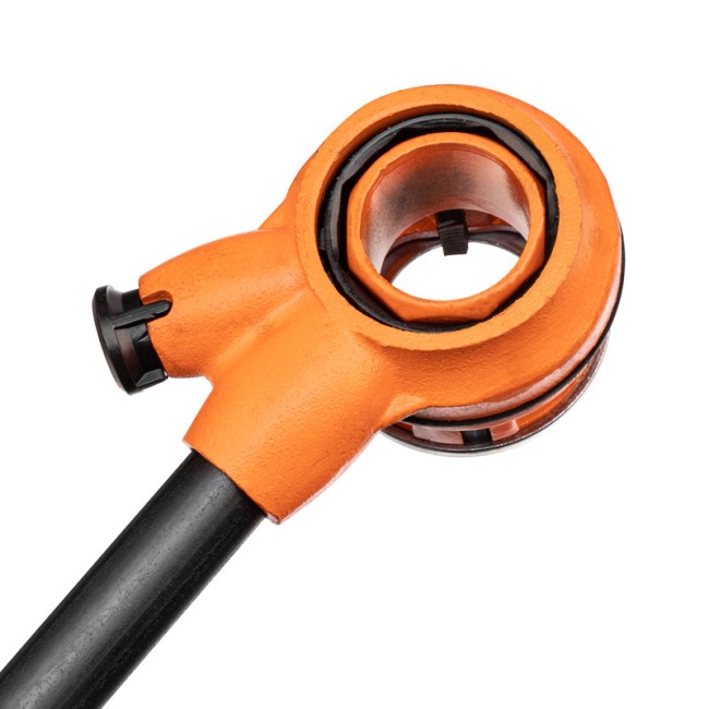 Набор клуппов 1/4-3/8-1/2-3/4-1-1.25", плашкодержатель с трещоткой, 9 предметов Sparta Набор клуппов 1/4-3/8-1/2-3/4-1-1.25", плашкодержатель с трещоткой, 9 предметов Sparta