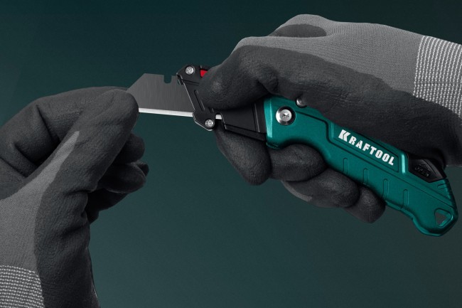 KRAFTOOL KOMPAKT-А24, универсальный складной нож с трапециевидным лезвием (09242)